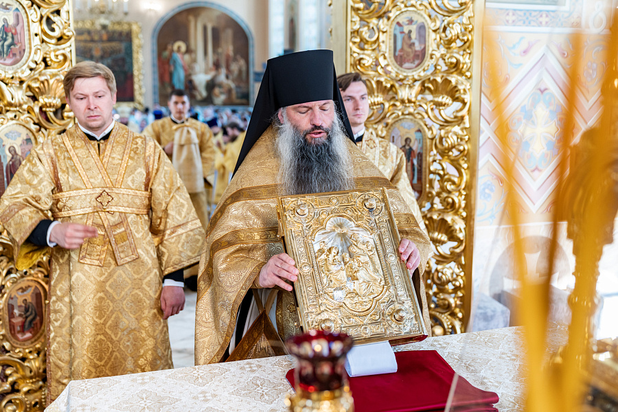 Божественная литургия в соборе Всемилостивого Спаса Вознесенской Давидовой пустыни